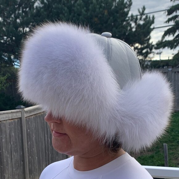 Real leather and fox fur hat, lined, soft grey, new item, Ushanka, Trapper hat - Picture 2 of 16